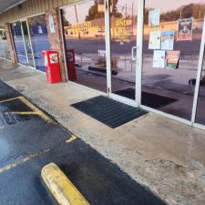 Clean-and-Shine-Revitalizing-Restaurant-Sidewalks-Grease-Bins-and-Dumpsters 7