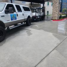 Commercial-Property-Concrete-Cleaning-Services-at-Holiday-Inn-Express 8