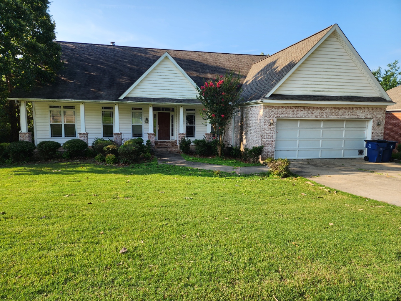 Professional home exterior cleaning service in Maumelle, Arkansas.
